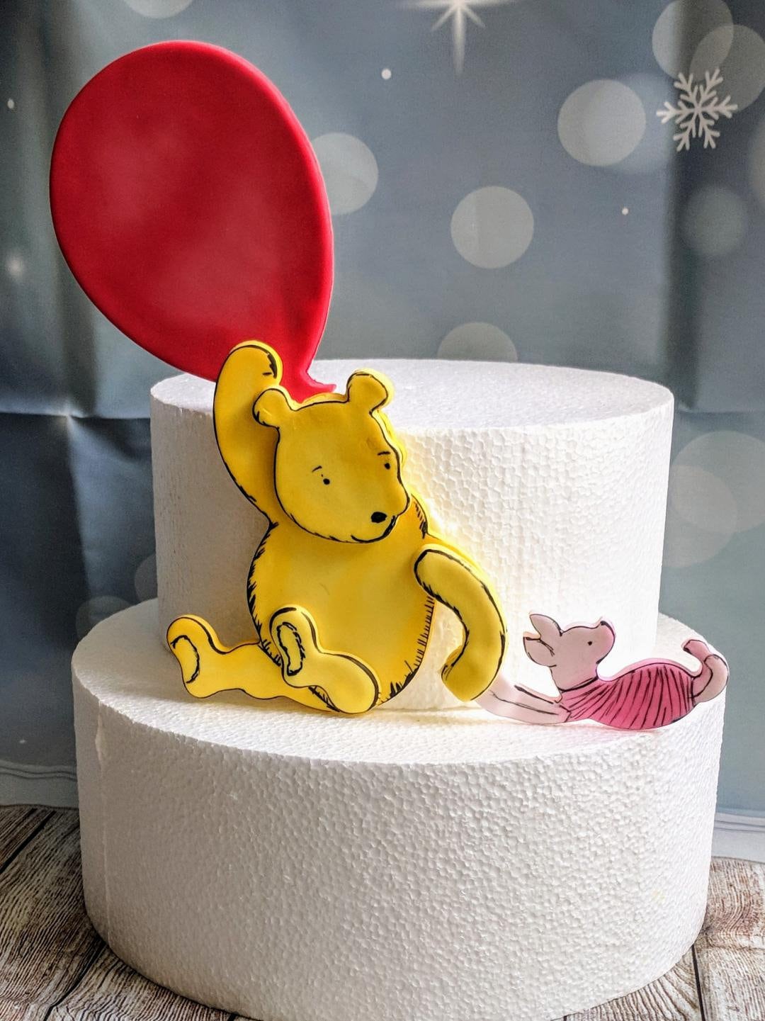 Winnie The Pooh Fondant cake topper, winnie pooh and tiger,Winnie Pooh  birthday, Winnie The Pooh baby shower
