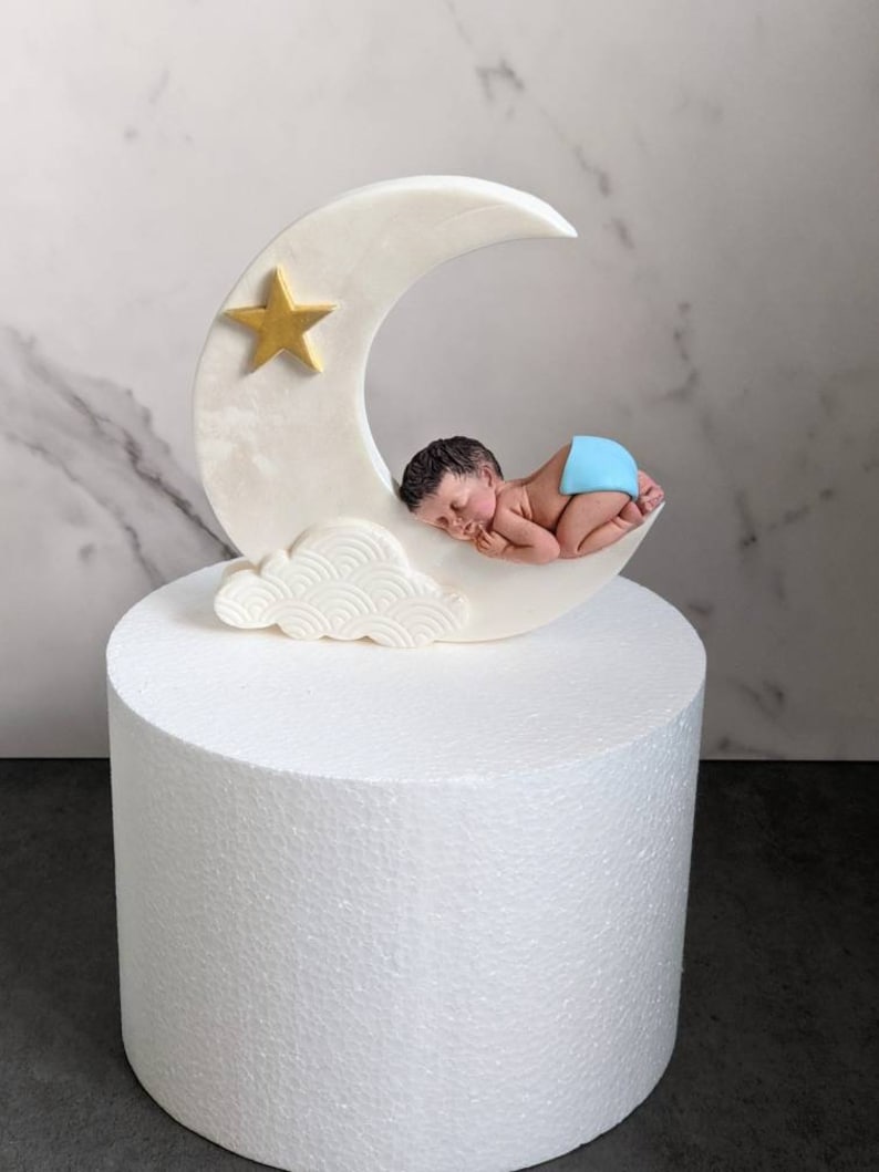 Fondant Baby and Moon cake topper image 3