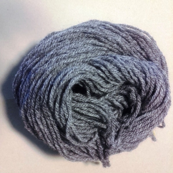 Llanwenog & Black Welsh Mountain 50/50 mezcla pura lana DK 100g ovillo