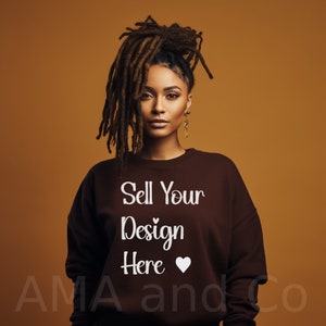 Mujer negra, marrón chocolate, sudadera, jersey, maqueta, estilo de vida, maqueta, afroamericano, dreadlock, modelo, diverso, niña Colección de imágen
