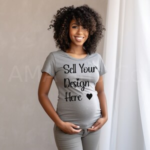 Czarna kobieta makieta, modelka afroamerykańska, szara koszulka ciążowa makieta, zdjęcie stockowe baby shower w ciąży, do clipartów PNG SVG Design