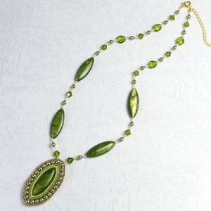 Green Shell Necklace, Mother of Pearl Necklace, Elegant Necklace ...