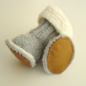 Knitting pattern Baby Booties quick and easy knitting tutorial for Snuggly Booties pattern in 3 sizes PDF in image 5