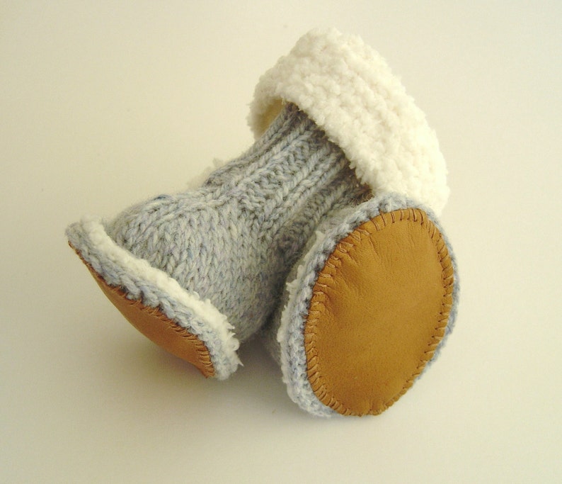 Knitting pattern Baby Booties quick and easy knitting tutorial for Snuggly Booties pattern in 3 sizes PDF in image 5