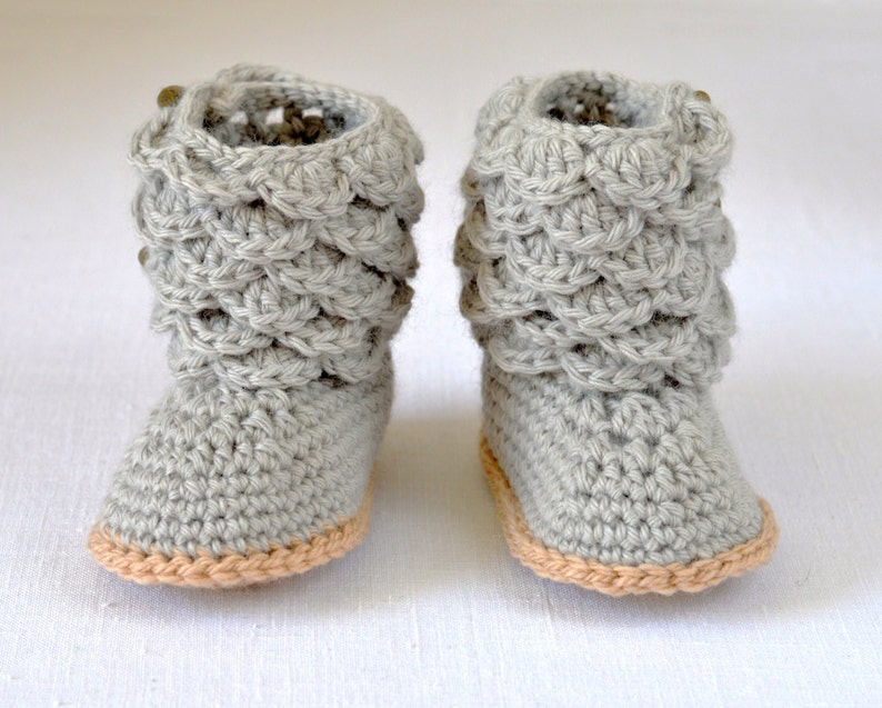Crochet Pattern, Baby Booties with Scallops, Baby Boots Crochet Pattern, Easy Baby Crochet. Photo Tutorial, Instant Download image 2