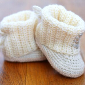 CROCHET PATTERN Baby Uggs Baby Uggs with Rib Cuffs Baby Booties Photo Tutorial Digital file PDF image 2