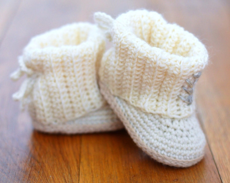 CROCHET PATTERN Baby Uggs Baby Uggs with Rib Cuffs Baby Booties Photo Tutorial Digital file PDF image 2