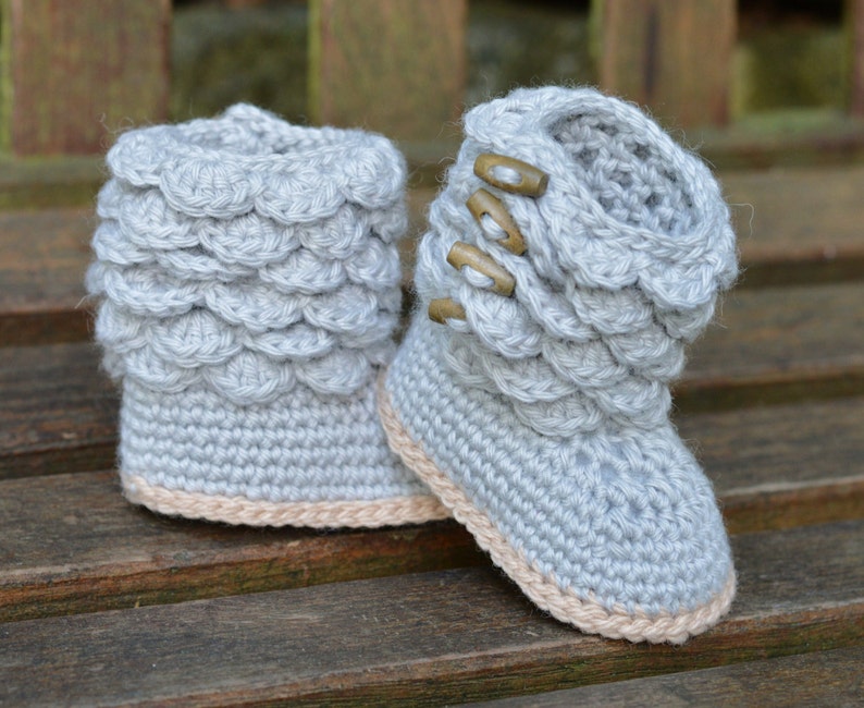 Crochet Pattern, Baby Booties with Scallops, Baby Boots Crochet Pattern, Easy Baby Crochet. Photo Tutorial, Instant Download image 5