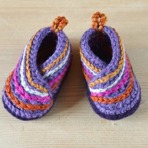 Baby Shoes Crochet Pattern / Wrapover Baby Booties Crochet Pattern /English Only / Baby Kimono Slippers- 3 sizes- Worsted yarn