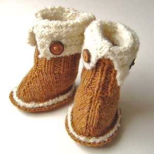 Knitting pattern Baby Booties quick and easy knitting tutorial for Snuggly Booties pattern in 3 sizes PDF in image 3