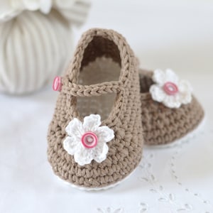 Crochet Baby Mary Jane Shoes Pattern: Photo Tutorial (Instant Download)