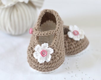 CROCHET PATTERN Baby Shoes Mary Janes Photo Tutorial Crochet Baby Booties Pattern in 3 sizes Instant Download Photo Tutorial