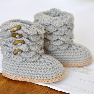 Crochet Pattern, Baby Booties with Scallops, Baby Boots Crochet Pattern, Easy Baby Crochet. Photo Tutorial, Instant Download image 3