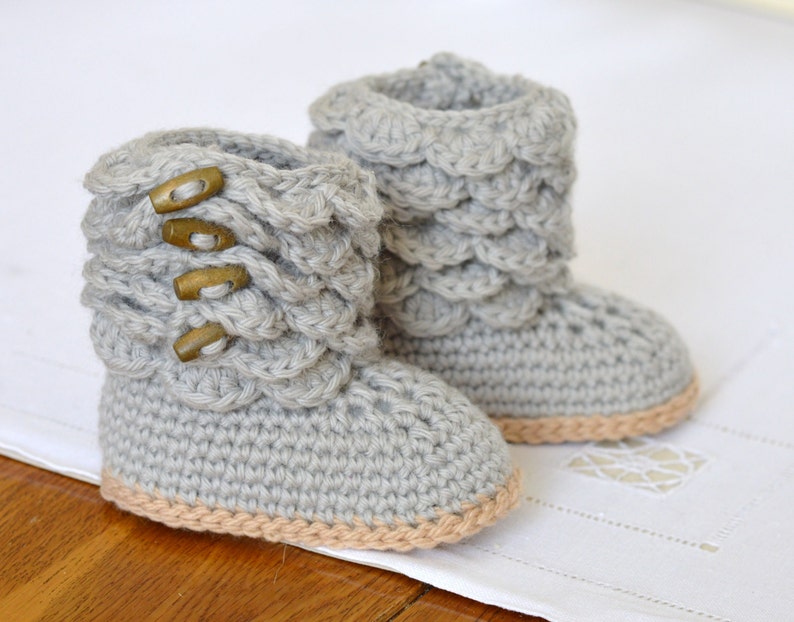 Crochet Pattern, Baby Booties with Scallops, Baby Boots Crochet Pattern, Easy Baby Crochet. Photo Tutorial, Instant Download image 3