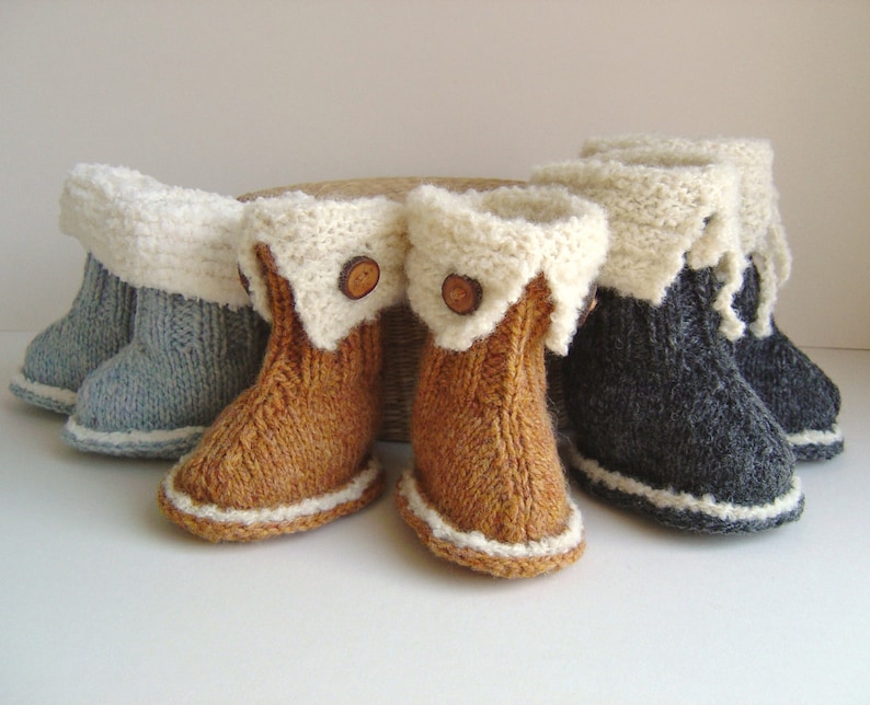 Knitting pattern Baby Booties quick and easy knitting tutorial for Snuggly Booties pattern in 3 sizes PDF in image 1