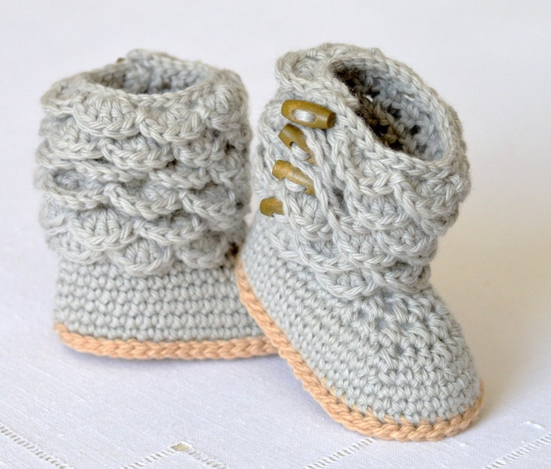 Crochet Pattern, Baby Booties with Scallops, Baby Boots Crochet Pattern, Easy Baby Crochet. Photo Tutorial, Instant Download image 1