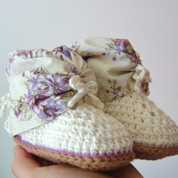 CROCHET PATTERN Baby Booties easy Crochet baby shoes crochet pattern photo tutorial Digital file Instant download