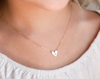 Eerste ketting hart voor peutermeisje, kleine meisjes gepersonaliseerde hartketting, aangepaste ketting babymeisje met letter, ketting voor kinderen