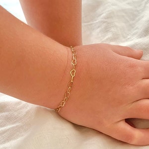 Gold Heart Bracelet for Girls - Valentine&#39;s Day Gift for Children - Jewelry Gift for Child - Valentines Day Present from Parents - Heart