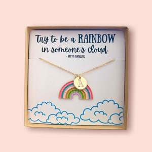 Collar con inicial de arcoíris para niñas, joyería inspiradora para niños, collar de regalo personalizado, regalo de cumpleaños para niños pequeños, regalo de arcoíris