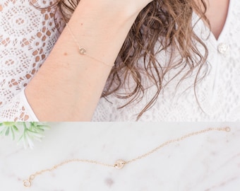 Tiny Disc Initial Bracelet, Personalized Disc Letter Bracelet, Minimalist Bracelet, Dainty Disc Bracelet, Custom Bracelet Gift for Her, Wife