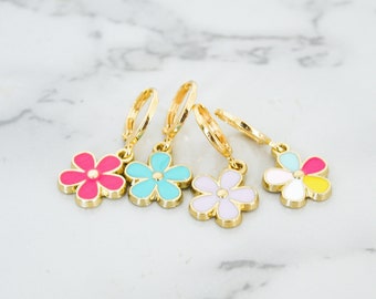 Boucles d’oreilles colorées en fleurs pour filles, boucles d’oreilles en or de bijoux pour enfants, boucles d’oreilles de fleurs roses pour enfants, boucles d’oreilles d’anniversaire pour tout-petits