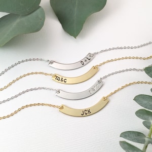 Bar ketting, gepersonaliseerde gebogen Bar naam plaat ketting, Gold Bar ketting, Silver Bar, naam ketting, bruidsmeisje geschenken, aangepaste gift