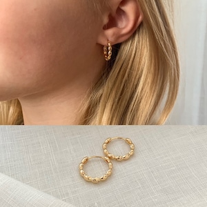 Toddler Girl Hoop Earrings, Baby Earrings, Small Gold Hoop Scalloped Earrings for Children, Stainless Steel Hypoallergenic, Gift for Teens