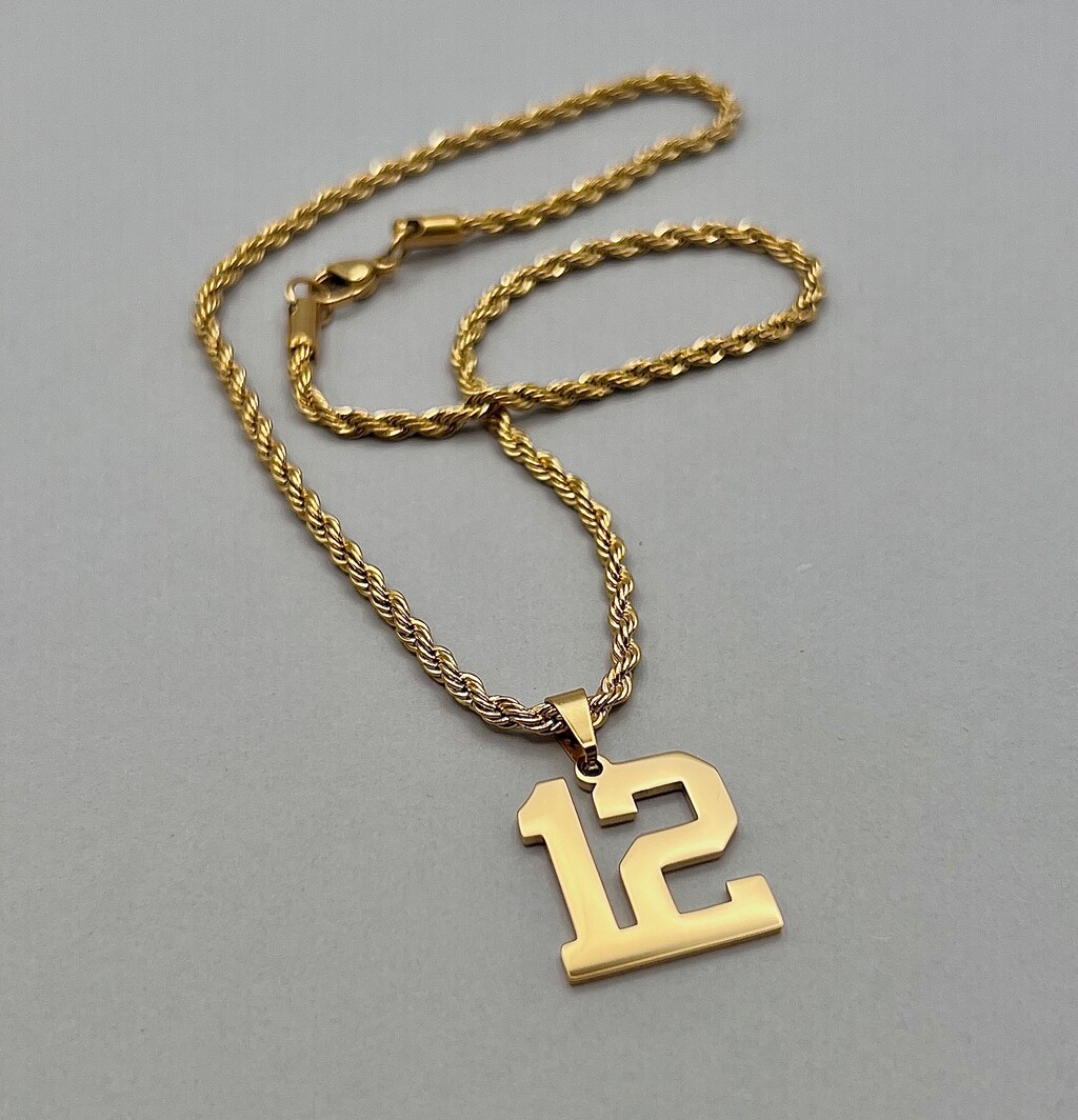 HIJONES Collana Con Numero In Acciaio Inox – Catena 24 Pollici, Ciondolo Da 0 A 9, Gioiello Personalizzato Per Sportivi