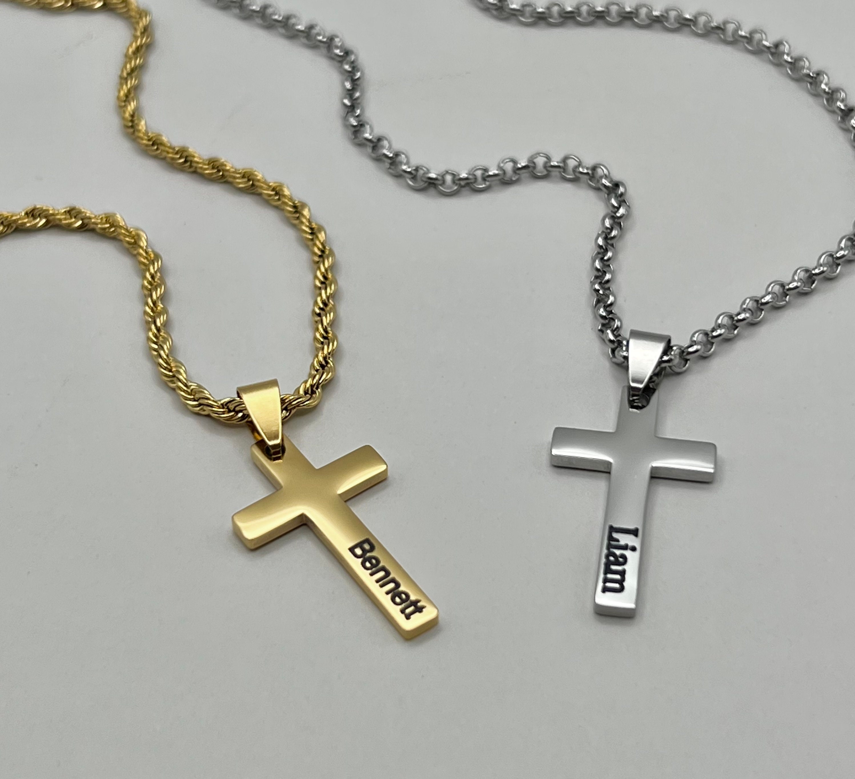 Collana con ciondolo religioso a forma di croce in oro giallo massiccio 10K con Gesù Cristo, ciondolo di Natale, collana con ciondolo minimalista, regalo per lui e per lei - Italia