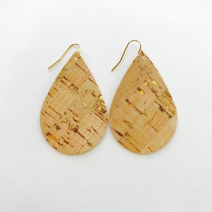 Natural CORK teardrop earrings, Leather Alternative Tear Drop Earrings, Vegan Leather Earrings, Cork Dangle Earrings, Natural Cork with Gold
