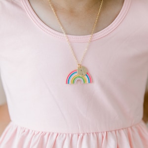 Collar con inicial de arcoíris para niños, collar con letras para niñas pequeñas, regalo para la mejor amiga, joyería personalizada para hija y nieta
