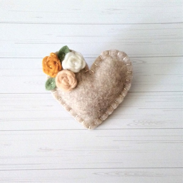 Felt heart brooch - White, mustard, and tan flowers