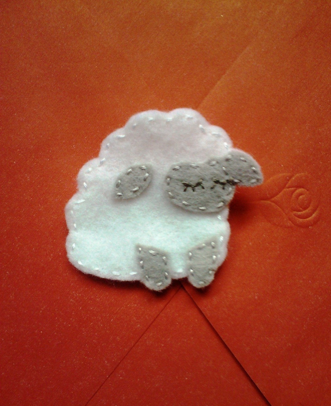 Felt Sheep Brooch / Pin - Etsy Canada