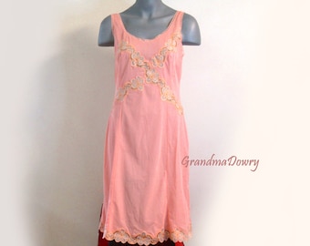 Vintage Women Underwear Dress, Peach Old Slip Dress, Lace Lingerie, Nightie, Made in Italy