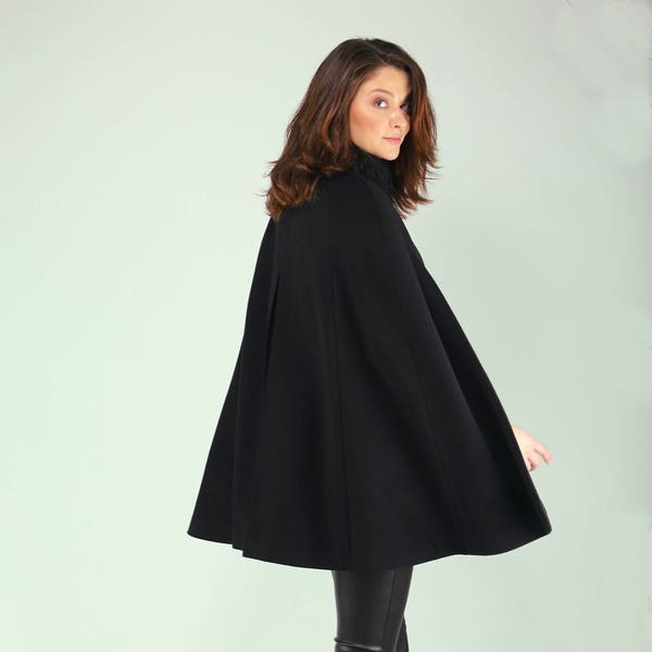 Manteau Cape élégant en laine et cachemire fait à la main, manteau Cape pour femmes à col en fausse fourrure, 2XL, manteau Poncho, cape par VIEMA - V00100