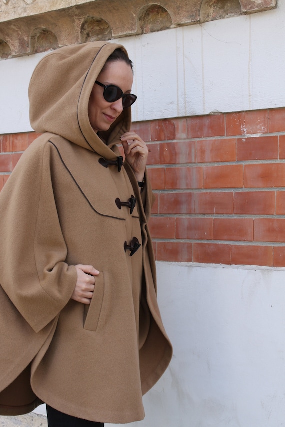 Abrigo de capa con capucha de camello lana mujer - Etsy México