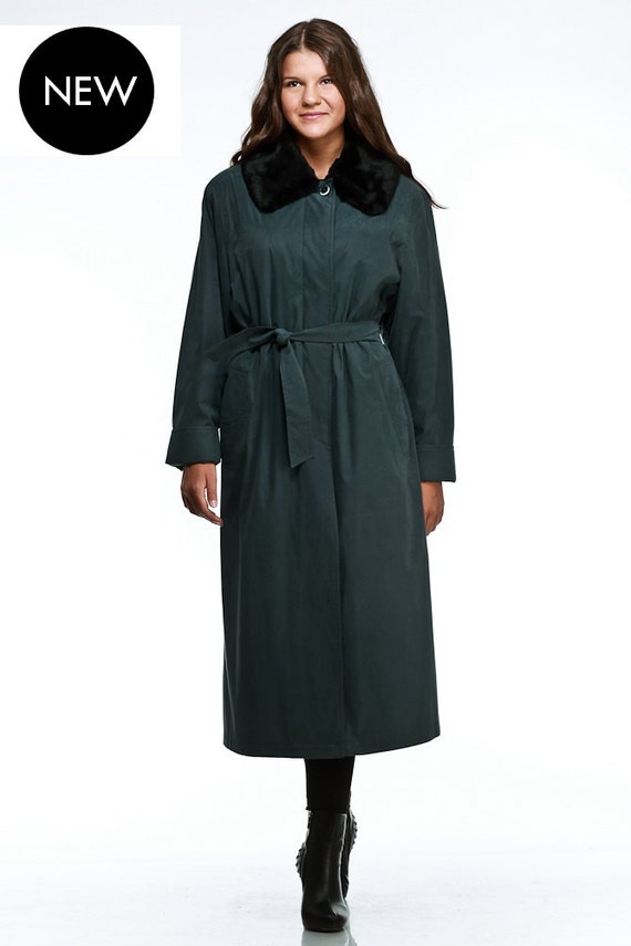 Women's all weather top coat with detachable lining