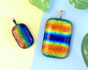 Naszyjnik z tęczowego szkła dichroicznego Biżuteria tęczowa dichroiczna Wisiorek LGBTQ Naszyjnik dichroiczny Gay Pride Kolorowy tęczowy prezent