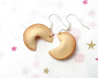Chinese fortune cookie earring - gourmet cookie - polymer clay