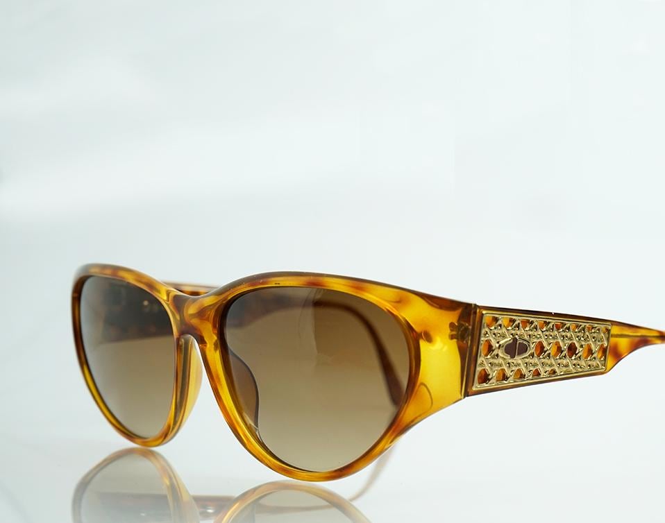 Authentic Dior Oversized Tortoiseshell Sunglasses Gold Logo Arms Made in Italy christian dior aw06 escrime 1 oversized sunglasses by john  main image 4