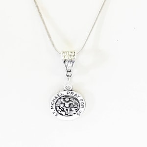 Collar de Plata de San Miguel, Colgante de San Miguel, Joyería Patrona, Joyería Católica, San Miguel Arcángel, Enemigo de Satanás