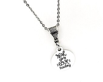 Collana "Real Girls Love Hockey", regalo per amanti dell'hockey, fidanzata dell'hockey, collana per tifosi dell'hockey, gioielli dell'hockey, regalo per mamme dell'hockey