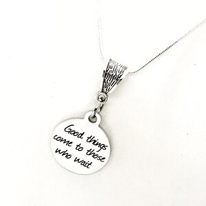 Cadeau motivant, collier, attendre et travailler, citation motivante, attendez le Seigneur, cadeau encourageant pour elle