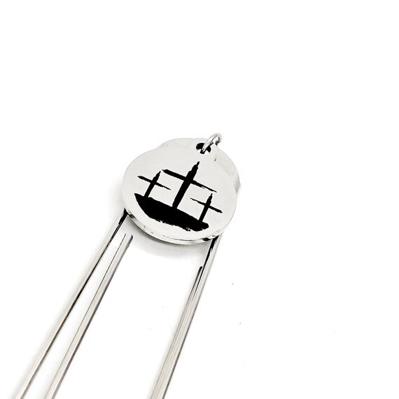 Three Crosses Bookmark, Easter Bookmark, Easter Basket Items, Easter Basket Gifts, Crucifixion Bookmark, Charm Bookmark, Bible Bookmark