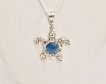 Blauwe steen zilveren schildpadhanger aan zilveren ketting, schildpadketting, schildpadsieraden, Sealife-sieraden, sprankelende schildpad, cadeau voor haar
