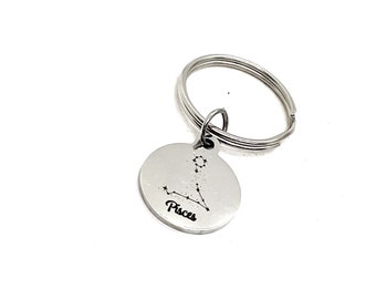 Llavero con el signo astrológico de Piscis, signo del zodiaco, regalo de cumpleaños, llavero con dije, regalo para ella, regalo para él, llavero del zodiaco