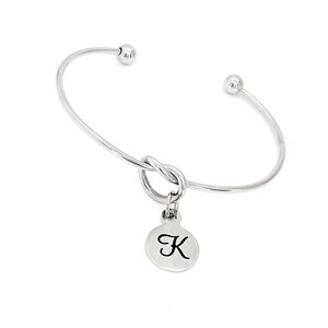 Pulsera inicial, pulsera de encanto de letras, joyería inicial, encanto inicial, regalo de hija, regalo de graduación, regalo de cumpleaños para ella, regalo de esposa