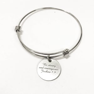 Regalo de aliento, sea fuerte y valiente Josué 1:9 pulsera de encanto de brazalete expandible, regalo de joyería del versículo bíblico, regalo de hija para ella