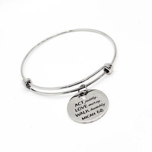 Braccialetto con ciondolo &quot;Agisci giustamente, ama la misericordia, cammina umilmente&quot;, Michea 6 8, figlia, andare al college, regalo per donna cristiana, citazione sulla fede, regalo per lei